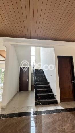 Rumah Mewah LB 400m2 Siap Huni Desain Elegan di BSD, Tangerang Rumah Mewah LB 400m2 Siap Huni Desain Elegan di BSD, Tangerang