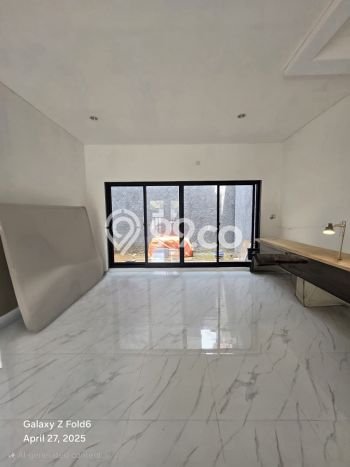 Siap Huni Rumah Mewah 4 Kamar di Serpong Utara Dekat ke Mana Saja Siap Huni Rumah Mewah 4 Kamar di Serpong Utara Dekat ke Mana Saja