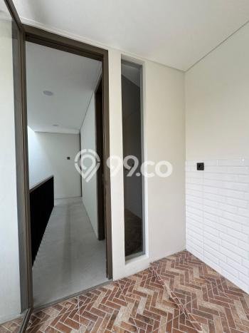Ready to Use! Luxury House LT 106m2 Desain Modern di BSD Ready to Use! Luxury House LT 106m2 Desain Modern di BSD