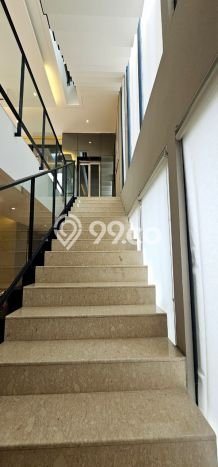 Rumah Mewah LB 264m2 Siap Huni Desain Elegan di BSD City, Tangerang Rumah Mewah LB 264m2 Siap Huni Desain Elegan di BSD City, Tangerang
