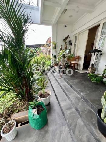 Rumah Luxury Modern Tanpa Renovasi di BSD Tangerang Rumah Luxury Modern Tanpa Renovasi di BSD Tangerang