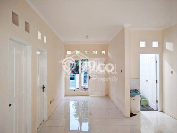 Dijual Rumah Strategis Bagus Punya 2 KT di Semarang Barat Semarang - Dijual Rumah Strategis Bagus Punya 2 KT di Semarang Barat Semarang -