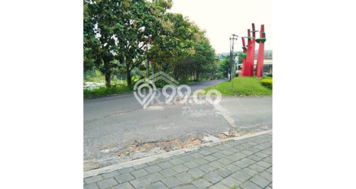 LOKASI PREMIUM! Ruko Kawasan Tembalang, Luas 130m2m², Pusat Komersial LOKASI PREMIUM! Ruko Kawasan Tembalang, Luas 130m2m², Pusat Komersial