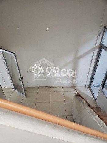 AREA BISNIS! Ruko di Semarang Tengah, Luas 144m2m², Akses Utama AREA BISNIS! Ruko di Semarang Tengah, Luas 144m2m², Akses Utama