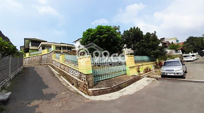 For Sale Rumah Mewah Exclusive di Banyumanik, Semarang For Sale Rumah Mewah Exclusive di Banyumanik, Semarang