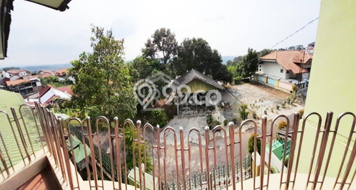 For Sale Rumah Mewah Exclusive di Banyumanik, Semarang For Sale Rumah Mewah Exclusive di Banyumanik, Semarang