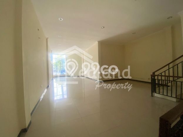 Dijual Ruko Area Bisnis di Banyumanik, Luas 200m2m², Jalan Utama Dijual Ruko Area Bisnis di Banyumanik, Luas 200m2m², Jalan Utama