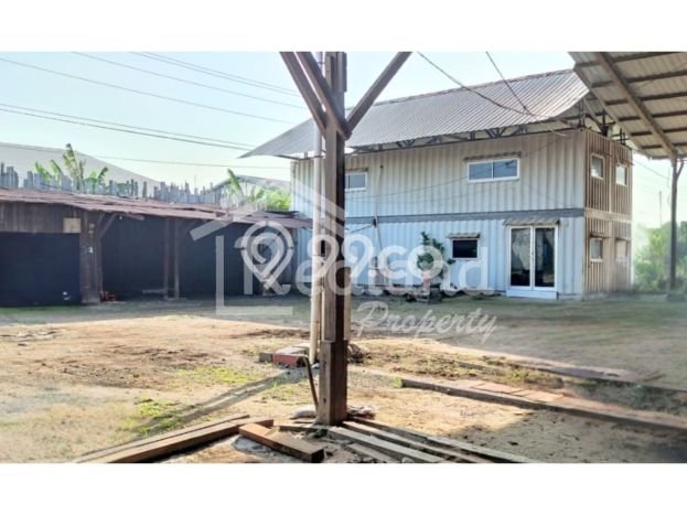 Area Ramai! Gudang Dijual di Pedurungan untuk Bisnis Luas Bangunan 2000m2 Area Ramai! Gudang Dijual di Pedurungan untuk Bisnis Luas Bangunan 2000m2
