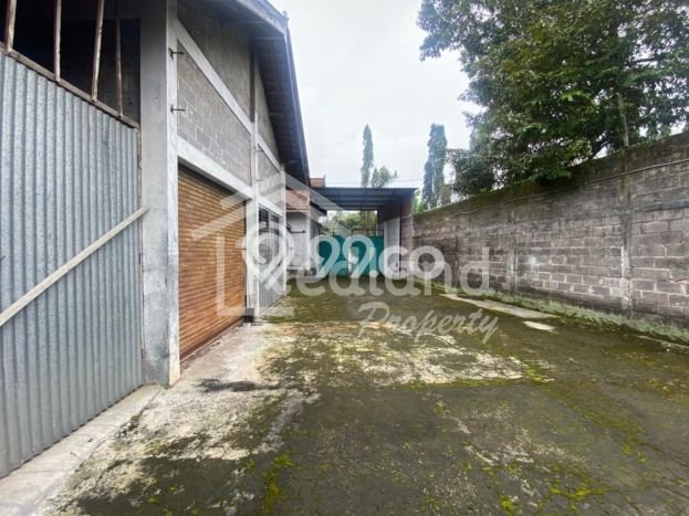 Unit Gudang Dijual di Argomulyo Salatiga Luas Bangunan 700m2 Unit Gudang Dijual di Argomulyo Salatiga Luas Bangunan 700m2