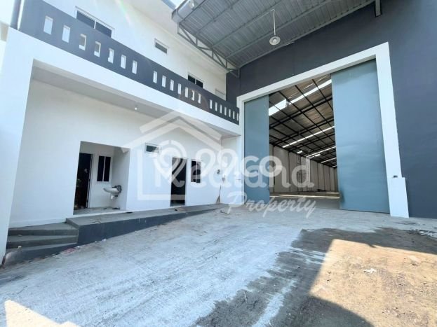 Unit Gudang Paling Strategis di Ngaliyan Semarang dengan LB 1200m2 Unit Gudang Paling Strategis di Ngaliyan Semarang dengan LB 1200m2