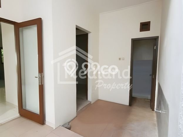 Lokasi terbaik! Rumah siap huni disewakan di Semarang Barat LB 200m2 Lokasi terbaik! Rumah siap huni disewakan di Semarang Barat LB 200m2