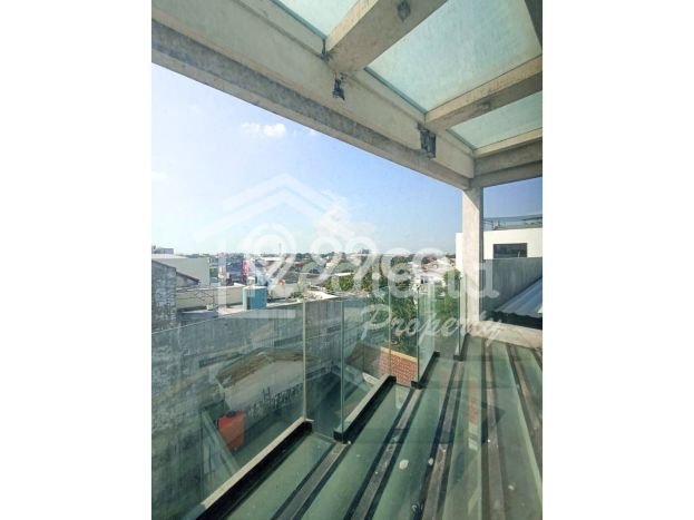 Komersial Dijual di Semarang Tengah LT 200m2, LB 800m2 untuk Investasi Komersial Dijual di Semarang Tengah LT 200m2, LB 800m2 untuk Investasi