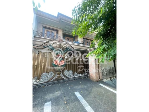 Siap Huni Hunian Elit 6 Kamar di Semarang Tengah Dekat ke Mana Pun Siap Huni Hunian Elit 6 Kamar di Semarang Tengah Dekat ke Mana Pun