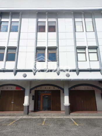 Ruko Siap Pakai di Semarang Tengah, Luas 315m², Area Bisnis Ruko Siap Pakai di Semarang Tengah, Luas 315m², Area Bisnis