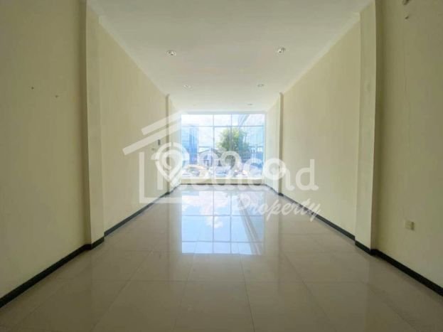 LOKASI STRATEGIS! Ruko Kawasan Banyumanik, Luas 200m2m², Jalan Utama LOKASI STRATEGIS! Ruko Kawasan Banyumanik, Luas 200m2m², Jalan Utama