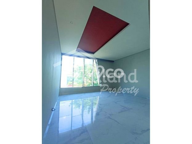 Komersial Dijual di Semarang Tengah LT 200m2, LB 800m2 untuk Investasi Komersial Dijual di Semarang Tengah LT 200m2, LB 800m2 untuk Investasi