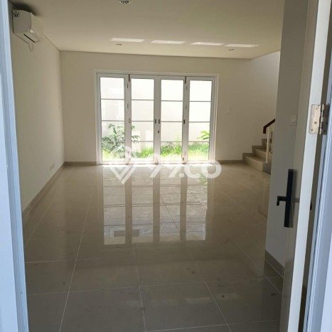 Rumah Luxury Modern Tanpa Renovasi di Gading Serpong Tangerang Rumah Luxury Modern Tanpa Renovasi di Gading Serpong Tangerang
