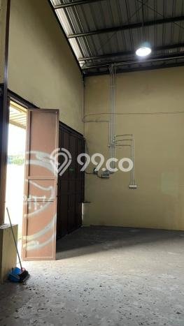 Unit Gudang Disewakan di Tangerang Kota di Area Ramai & Strategis Unit Gudang Disewakan di Tangerang Kota di Area Ramai & Strategis