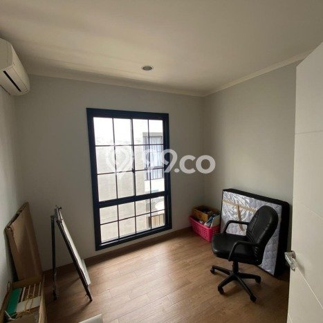 Hunian Elit LB 231m2 Siap Pakai Desain Elegan di Alam Sutera, Tangerang Hunian Elit LB 231m2 Siap Pakai Desain Elegan di Alam Sutera, Tangerang