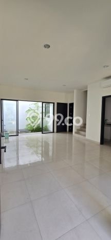 Jarang Ada! Rumah Kontrakan 5 Kamar Nyaman Siap Huni Metland Menteng Jarang Ada! Rumah Kontrakan 5 Kamar Nyaman Siap Huni Metland Menteng