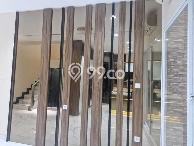 Siap Huni Hunian Elit 5 Kamar di Kelapa Gading Dekat ke Mana Saja Siap Huni Hunian Elit 5 Kamar di Kelapa Gading Dekat ke Mana Saja