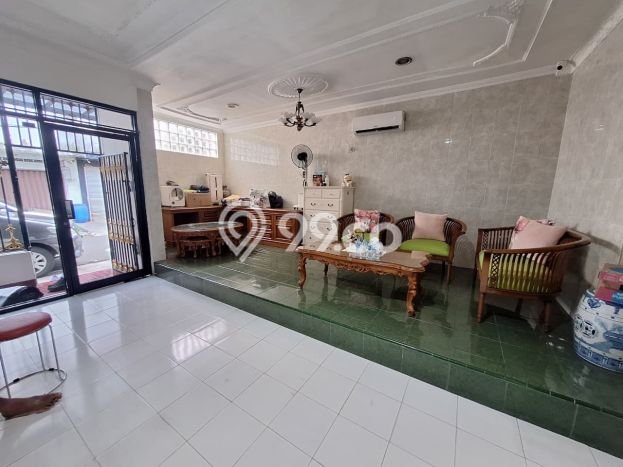 Ruko Dijual di Tambora LT 112m2, LB 93m2 untuk Investasi Ruko Dijual di Tambora LT 112m2, LB 93m2 untuk Investasi