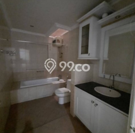 Dijual Rumah Premium dengan Fasilitas Sekitar Komplit di Tenggilis Mejoyo, Surabaya Dijual Rumah Premium dengan Fasilitas Sekitar Komplit di Tenggilis Mejoyo, Surabaya