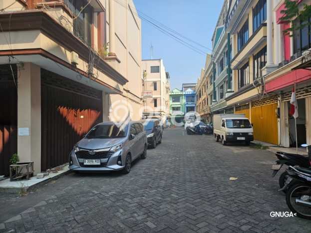 Unit Ruko Dijual di Waru Sidoarjo Luas Tanah 75m2, Luas Bangunan 225m2 Unit Ruko Dijual di Waru Sidoarjo Luas Tanah 75m2, Luas Bangunan 225m2