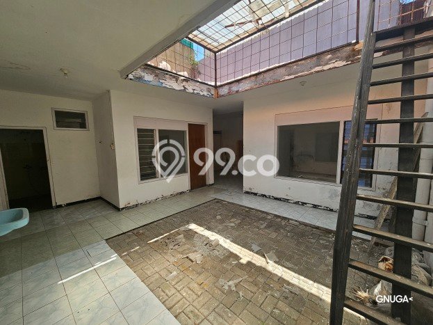 Rumah Sewa Surabaya LT 180m2 LB 120m2 Area Dukuh Kupang Rumah Sewa Surabaya LT 180m2 LB 120m2 Area Dukuh Kupang