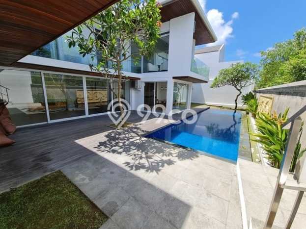 Rumah Mewah LB 436m2 Siap Huni Desain Elegan di Ungasan, Badung Rumah Mewah LB 436m2 Siap Huni Desain Elegan di Ungasan, Badung