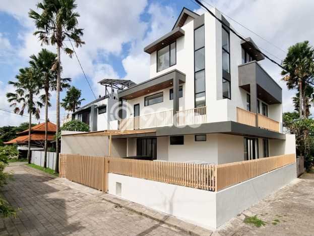For Sale! Premium House LT 195m2 Desain Elegan di Dalung For Sale! Premium House LT 195m2 Desain Elegan di Dalung