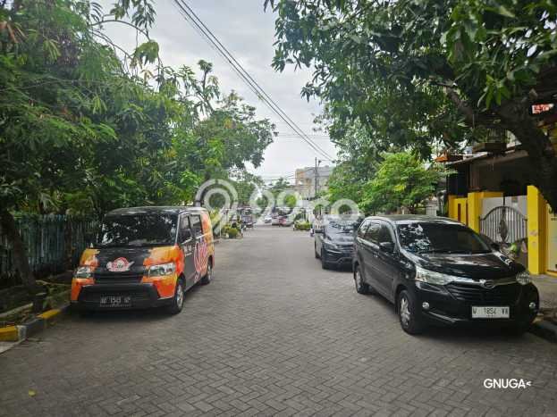 Rumah Modern 9 Kamar LT 360m2 di Dukuh Kupang Rumah Modern 9 Kamar LT 360m2 di Dukuh Kupang