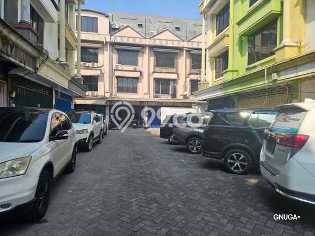 Ruko Bagus LT 150m2 LB 450m2 Dijual di Waru Sidoarjo Ruko Bagus LT 150m2 LB 450m2 Dijual di Waru Sidoarjo