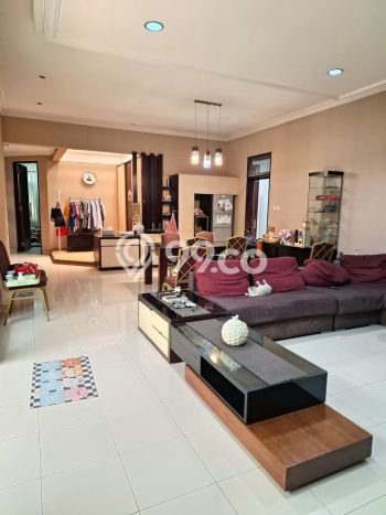 Hunian Mewah LB 250m2 Siap Pakai Desain Elegan di Singgasana, Bandung Hunian Mewah LB 250m2 Siap Pakai Desain Elegan di Singgasana, Bandung