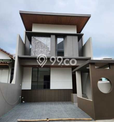 Rumah Mewah LB 180m2 Siap Huni Desain Elegan di Setra Duta, Bandung Rumah Mewah LB 180m2 Siap Huni Desain Elegan di Setra Duta, Bandung