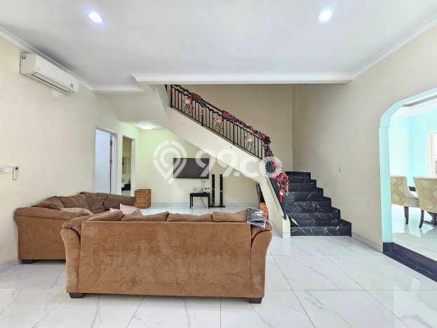 Jual Rumah Mewah Elegan Dengan View Cantik di Gading Serpong, Tangerang Jual Rumah Mewah Elegan Dengan View Cantik di Gading Serpong, Tangerang
