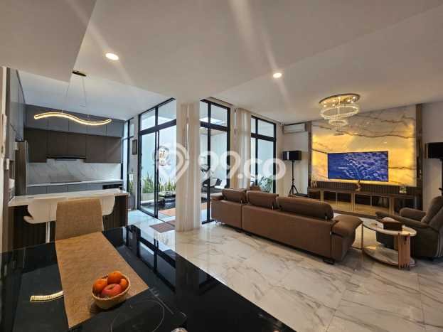 Rumah Luxury Modern Tanpa Renovasi di Lippo Karawaci Tangerang Rumah Luxury Modern Tanpa Renovasi di Lippo Karawaci Tangerang