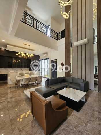 Hunian Mewah LB 400m2 Siap Pakai Desain Elegan di Gading Serpong, Tangerang Hunian Mewah LB 400m2 Siap Pakai Desain Elegan di Gading Serpong, Tangerang