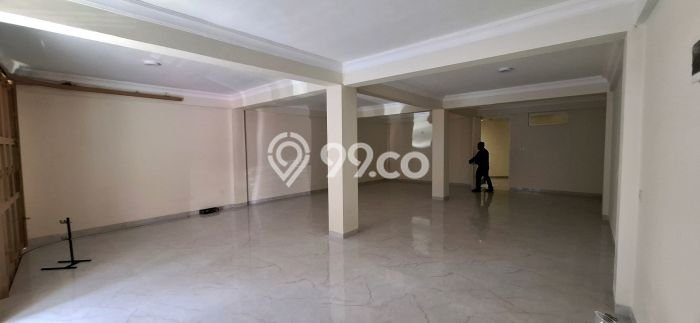 Ruko disewakan di Lemahwungkuk Cirebon dengan luas bangunan 224m2 Ruko disewakan di Lemahwungkuk Cirebon dengan luas bangunan 224m2