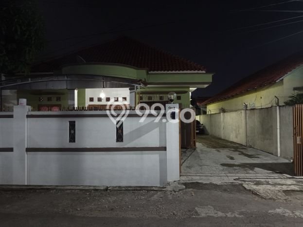 Dijual Segera Kost 14 Kamar, 13 Kamar Mandi di Kesambi, Cirebon, Luas 124m2 Dijual Segera Kost 14 Kamar, 13 Kamar Mandi di Kesambi, Cirebon, Luas 124m2