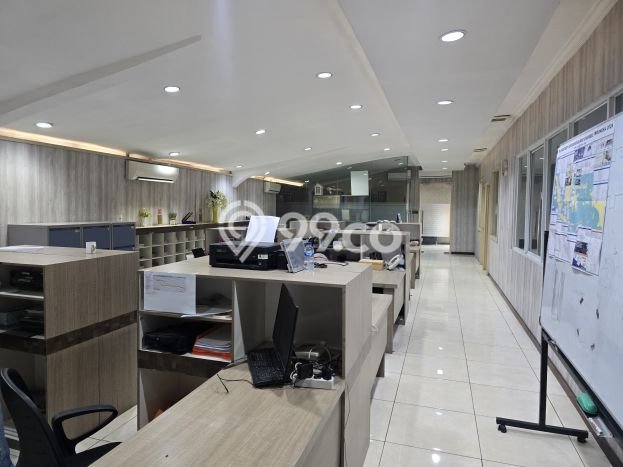Area Ramai! Gudang Dijual di Tangerang untuk Bisnis Luas Bangunan 900m2 Area Ramai! Gudang Dijual di Tangerang untuk Bisnis Luas Bangunan 900m2