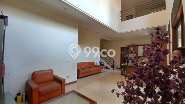 For Sale! Luxury House LT 288m2 Desain Elegan di Mekar Wangi For Sale! Luxury House LT 288m2 Desain Elegan di Mekar Wangi