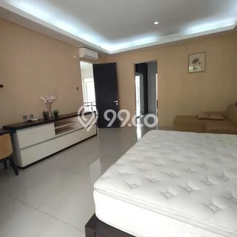 Lokasi terbaik! Rumah siap pakai dikontrakkan di Coblong LB 400m2 Lokasi terbaik! Rumah siap pakai dikontrakkan di Coblong LB 400m2