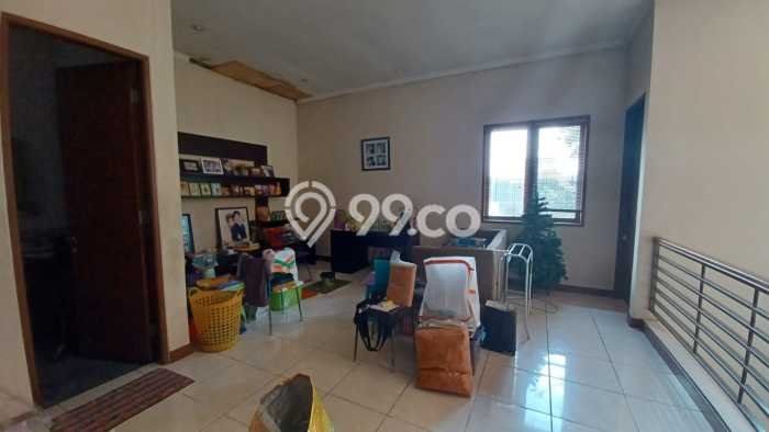 For Sale! Luxury House LT 288m2 Desain Elegan di Mekar Wangi For Sale! Luxury House LT 288m2 Desain Elegan di Mekar Wangi