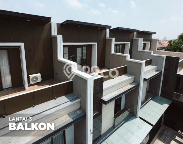 Rumah Luxury Modern Tanpa Renovasi di Dukuh Kupang Surabaya Rumah Luxury Modern Tanpa Renovasi di Dukuh Kupang Surabaya