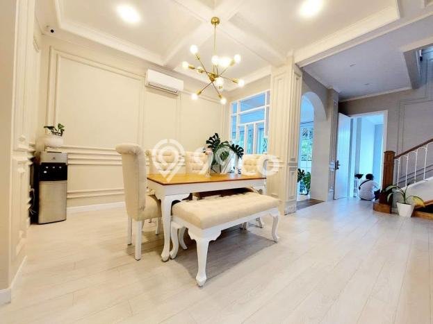 Vila di , Luas 460m2m², Lokasi Strategis, Tersedia Sekarang Vila di , Luas 460m2m², Lokasi Strategis, Tersedia Sekarang