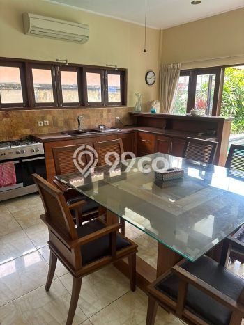 Disewakan Vila Premium Kawasan , Luas 350m2m², Lokasi Berkualitas Disewakan Vila Premium Kawasan , Luas 350m2m², Lokasi Berkualitas