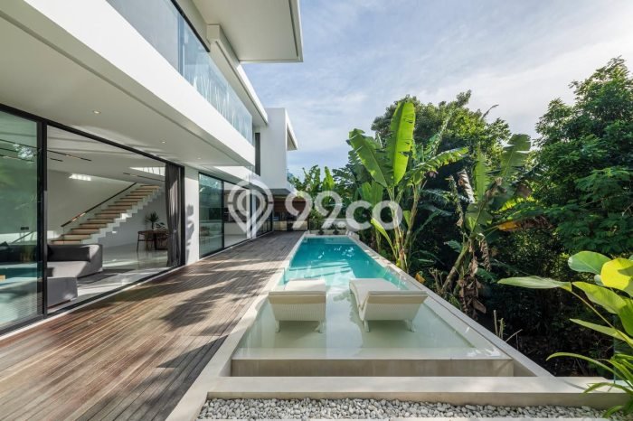 Vila Strategis Kawasan , Luas 400m2m², Available Segera Vila Strategis Kawasan , Luas 400m2m², Available Segera