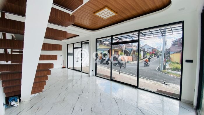 Disewakan Ruko di Kawasan Ramai Canggu Luas 170m2 Disewakan Ruko di Kawasan Ramai Canggu Luas 170m2
