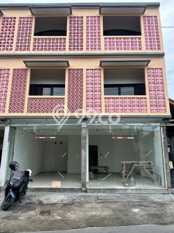 Disewakan Ruko di Kawasan Ramai Canggu Luas 35m2 Disewakan Ruko di Kawasan Ramai Canggu Luas 35m2